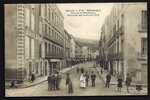 CPA  ANCIENNE- FRANCE- BÉDARIEUX (34)- RUE DE LA REPUBLIQUE AVEC TRES BELLE ANIMATION GROS PLAN- PHOTOGRAPHE RAYNALD- - Bedarieux