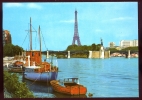 CPM  PARIS  La Seine Et La Tour Eiffel Bâteaux Voiliers - La Seine Et Ses Bords