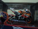 HONDA 1/18 REPSOL HONDA TEAM 2007 NICKY HAYDEN  LIRE !! - Motorräder