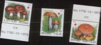 Finlandia - Finland 1980 Mushrooms Pilze  Pro Croce Rossa - Funghi 3v Cpl ** MNH - Ungebraucht