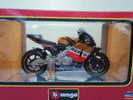 HONDA 2002 REPSOL " VALENTINO .ROSSI N° 46 " 1/18 BURAGO  LIRE !!! - Motorfietsen