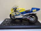 HONDA MOTO GP V.ROSSI SUR SOCLE 2000  LIRE !!! - Motorräder