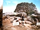 NUORO  COSTUMI SARDI E NURAGHE TANCA MANNA  N1975 DJ11722 - Nuoro