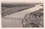 CPA JARGEAU     Photo    Vue Aérienne Sur Le Pont Et La Loire       1953 - Jargeau