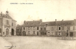Carte Postale Ancienne De CERISIERS - La Place De La Mairie - Cerisiers