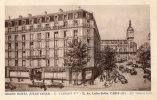 PARIS (XII) Avenue Ledru Rollin Façade Grand Hotel Jules César - District 12