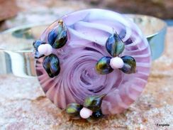 Bracelet Mauve En Verre Artisanal Filé Au Chalumeau Support Réglable Plaqué Argent  Un Superbe Cabochon Pour Orner Ce Br - Pulseras