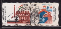 Se-tenent Used Set Of  2 , India Used 1998, Homage To Martyrs On Golden Jubilee, Freedom Struggle,  Flag, Physics - Gebraucht