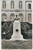 LOUDUN: GROS PLAN SUR LE MONUMENT DE T. RENAUDOT. SOUVENIR DE L'INAUGURATION LE 21/09/1958 - Loudun