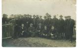 CARTE PHOTO Un Groupe D'Hommes Dans Les Année 1930 à 1940 - Betogingen