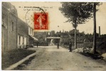 GRANDVILLIERS - L'Entrée Sud ,le Pont Du Chemin De Fer - Grandvilliers