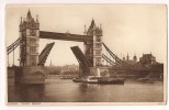 CP, Angleterre, Londres, Tower Bridge, Vierge - River Thames