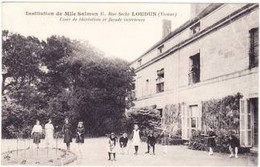 LOUDUN  Institution De Melle SALMON 17 RUE SECHE  Cour De Récréation Et Façade Intérieure - Loudun