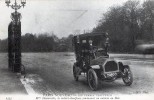 LES FEMMES CHAUFFEUR  - MME DECOURCELLE, LA COCHERE-CHAUFFEUSE CONDUISANT UN AUTOTAX AU BOIS - TOP !!! - Taxis & Fiacres