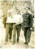 83-ST-MANDRIER CARTE PHOTO AVEC 3 HOMMES .....QUI RECONNAITRA?.. - Saint-Mandrier-sur-Mer