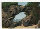 29 - BEG-MEIL - Roche Percée, L´une Des Curiosités Naturelles Sur L´une Des Plages. CPSM - Beg Meil