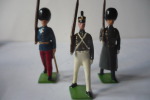 Lot De 3 Soldats En Plomb   ( Environ 7 Cms  ) - Tin Soldiers