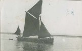 Péniche (britannique ?) BRITON Sous Voiles - Photo Très Ancienne Postée Le 16 Décembre 1949 - Chiatte, Barconi