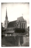 Conches-en-Ouches (27) : L'église Vue D'une Maison Près Du Square En 1950. - Conches-en-Ouche