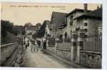 Cpa AUVERS SUR OISE Rue Centrale - Enfants  A La Pose - EM 3619 - Auvers Sur Oise