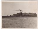 AERONAVALE - PORTE-AVIONS - ARROMANCHES - PHOTO - SAUVETAGE - HELICO - Boats