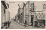 CPA 51 AY CHAMPAGNE - Rue De Chalons - Ay En Champagne