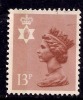 NORTHERN IRELAND GB 1984 13p PALE CHESTNUT USED MACHIN STAMP SG N137.(J439 ) - Irlande Du Nord