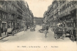 75 PARIS II LA RUE DE LA PAIX GROSSE ANIMATION ATTELAGES ET AUTOMOBILES - Distretto: 02