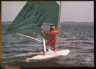 CPM Animée Sport Une Planche à Voile En Pleine Course  ( Toilée ) - Segeln