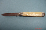 Couteau Aspect Nacre,Longueur Totale 8 Cms Fermée 4,54 Cms - Art Populaire