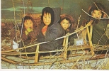 AMERIQUE - ESKIMO CHILDREN READY TO TRAVEL VIA DOG SLED IN ARTIC ALASKA - Other & Unclassified