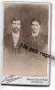 - Photo Ancienne, Couple D´Aubenas, Très Classe, Photographe  Nahon, Ave Victor Hugo, Dim : 6, 3 X 10,5 Cm, TBE. - Non Classés