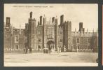 WEST FRONT GATEWAY, HAMPTON COURT, VINTAGE POSTCARD - Middlesex