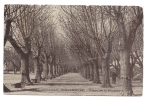 Roquemaure (30) : La Place De La Pousterie En 1930 (voiture). - Roquemaure