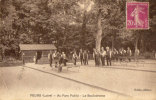 FEURS AU PARC PUBLIC LE BOULODROME  JOUEURS DE PETANQUE - Feurs