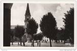 56 - CLEGUEREC / L'EGLISE ET LA PLACE - Cleguerec