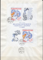 Zusammenarbeit In Europa 1976 CSSR Block 33 FDC 6€ KSZE CEPT-Mitläufer Hände Halten Kind Hoch Friedenstaube Ss Sheet CSR - Storia Postale