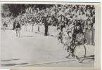 P 477 - Tour De France 1953 -14 ém étape Béziers - Nimes  - Quennehem Remporte L´étape,Mallejac En Jaune - - Cycling