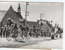 P 489 - T D F 1952 - 1 ér étape Brest - Rennes Gagné Par Van Steendergen - Une échappée à Ploumerin - - Cyclisme