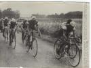P 582 - TDF - 195? - 21ém étape Libourne - Tours - Une échappée De 7 Coureurs Avec Darrigade - - Cyclisme