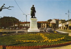 GRAULHET - Place Du Jourdain Et Statue Du Vice Amiral Jaurès - Graulhet