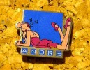 PIN'S  PIN UP ANDRE (MIRANDE GRAVE AU DOS) - Pin-ups