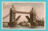 REGNO UNITO LONDON TOWER BRIDGE CARTOLINA FORMATO PICCOLO VIAGGIATA NEL 1955 - River Thames