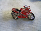 Pin´s Moto De Couleur Rouge - Motorbikes