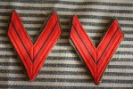 MILITARIA équipement Grades Militaire De L'armée Française En Tissu Brodé Rouge Et Noir : Verso Scratch - Equipement