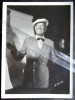 Photo Maurice Chevalier  Dédicacée Pour Le Casino De Paris - Signed Photographs