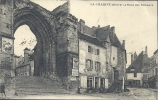 BOURGOGNE - 58 - NIEVRE - LA CHARITE - La Place Des Pêcheurs - La Charité Sur Loire