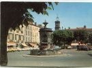 CPSM 63 ISSOIRE LA PLACE DE LA REPUBLIQUE LA FONTAINE ET LE BEFFROI - Issoire