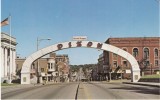 Dixon IL Illinois, Dixon Arch WWI Memorial, Main Street Scene, Motorcycle, C1960s/70s Vintage Postcard - Sonstige & Ohne Zuordnung