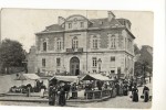 AVRANCHES -  Marché Devant L'Hôtel De Ville. - Avranches